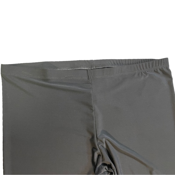 437 - NEW Stephanie by Crystal Black Capris - Picture 3 of 7